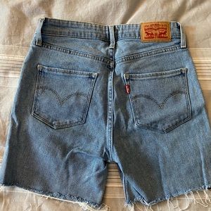 Levis Jean Shorts - 751 high waisted